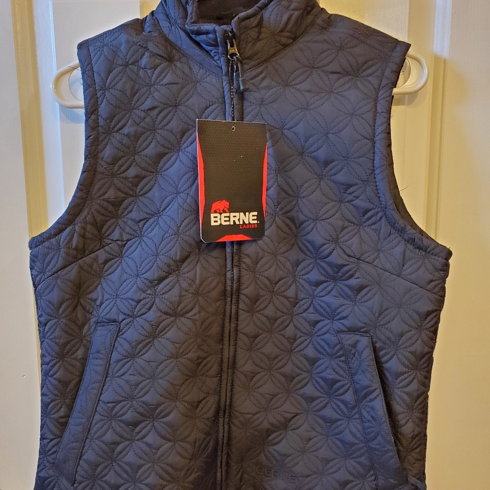 NWT Berne Quilted Women's Vest
